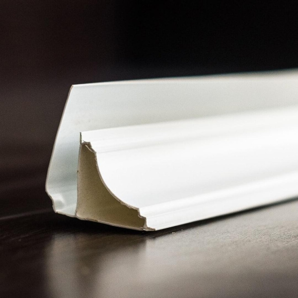 Плинтус потолочный для ПВХ панелей 10мм (50)